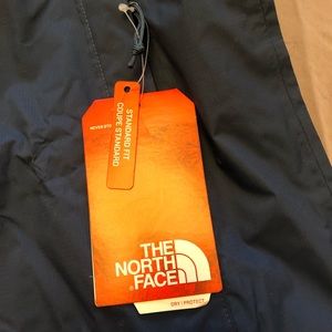NWT The North Face Women’s Windbreaker Small